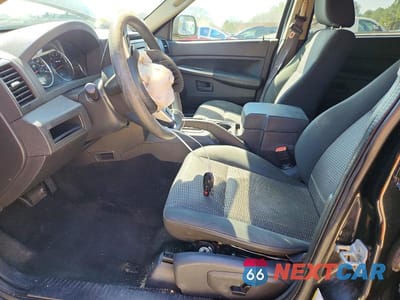 Zdjęcie 7 z 12 samochodu: 2008 JEEP GRAND CHEROKEE LAREDO VIN:1J8GR48K98C221147 - miniatura