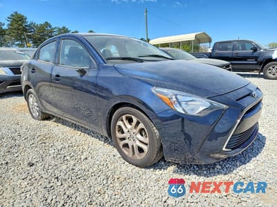 Czwarte zdjęcie samochodu z boku: 2018 TOYOTA YARIS IA BASE VIN:3MYDLBYV4JY307183 - miniatura