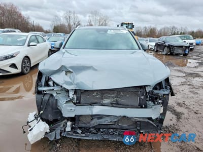 Piąte zdjęcie samochodu w środku: 2025 VOLVO XC40 CORE VIN:YV4L12UJ0S2569606 - miniatura