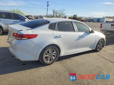 Trzecie zdjęcie samochodu z tyłu: 2018 KIA OPTIMA LX VIN:5XXGT4L38JG228539 - miniatura