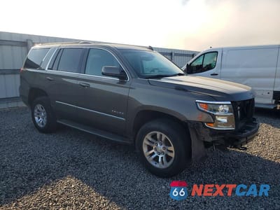Czwarte zdjęcie samochodu z boku: 2016 CHEVROLET TAHOE C1500 LS VIN:1GNSCAEC1GR177324 - miniatura