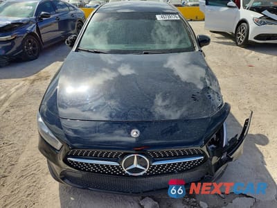 Piąte zdjęcie samochodu w środku: 2019 MERCEDES-BENZ A 220 4MATIC VIN:WDD3G4FB2KW024704 - miniatura