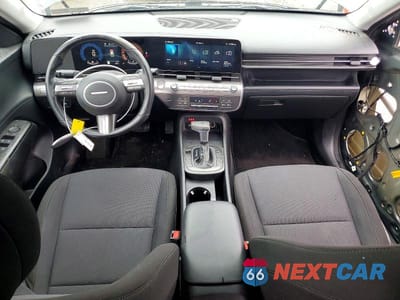 Zdjęcie 8 z 13 samochodu: 2025 HYUNDAI KONA SEL VIN:KM8HBCABXSU272173 - miniatura