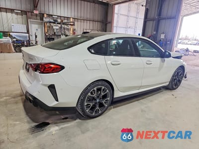 Trzecie zdjęcie samochodu z tyłu: 2026 BMW 228 VIN:WBA83GG01T7U97853 - miniatura