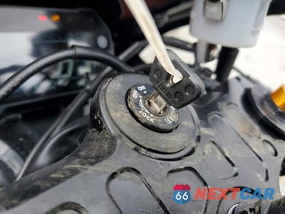 Zdjęcie 8 z 9 samochodu: 2024 YAMAHA YZFR7 VIN:JYARM38E4RA013186 - miniatura