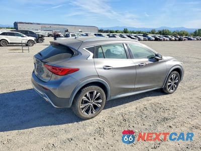 Trzecie zdjęcie samochodu z tyłu: 2017 INFINITI QX30 LUXURY VIN:SJKCH5CR2HA038197 - miniatura