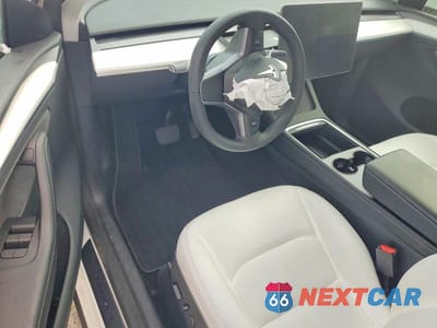 Zdjęcie 8 z 11 samochodu: 2023 TESLA MODEL Y VIN:7SAYGDEE1PA123585 - miniatura