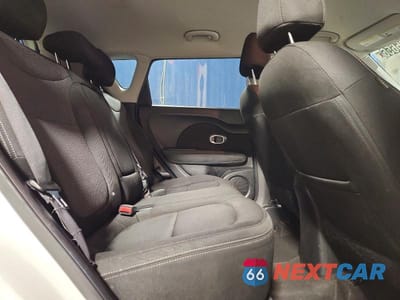 Zdjęcie 11 z 12 samochodu: 2017 KIA SOUL + VIN:KNDJP3A55H7475772 - miniatura