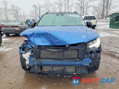 Piąte zdjęcie samochodu w środku: 2021 VOLVO XC40 T5 R-DESIGN VIN:YV4162UMXM2434851 - miniatura