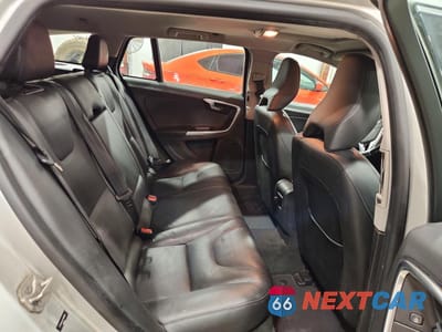 Zdjęcie 11 z 13 samochodu: 2015 VOLVO V60 PREMIER VIN:YV1612SK2F1228581 - miniatura