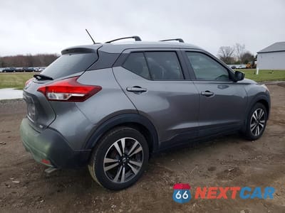 Trzecie zdjęcie samochodu z tyłu: 2019 NISSAN KICKS SV VIN:3N1CP5CU3KL549706 - miniatura