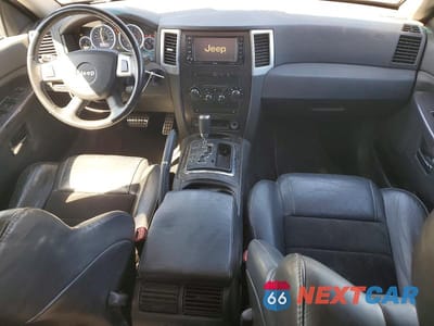 Zdjęcie 8 z 12 samochodu: 2010 JEEP GRAND CHEROKEE SRT-8 VIN:1J4RR7GW3AC105674 - miniatura