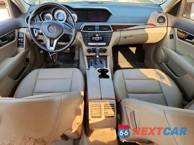 Zdjęcie 8 z 13 samochodu: 2014 MERCEDES-BENZ C 300 4MATIC VIN:WDDGF8ABXEA944262 - miniatura