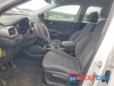 Zdjęcie 7 z 13 samochodu: 2016 KIA SORENTO LX VIN:5XYPG4A38GG018826 - miniatura
