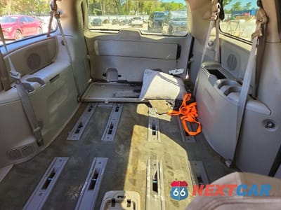 Zdjęcie 10 z 13 samochodu: 2002 CHRYSLER TOWN & COUNTRY LIMITED VIN:2C8GP64L12R670620 - miniatura