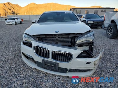 Piąte zdjęcie samochodu w środku: 2015 BMW 750 LI VIN:WBAYE8C53FD781430 - miniatura