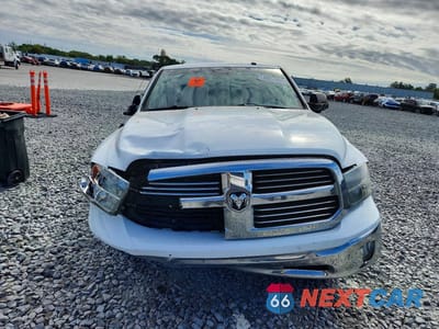 Piąte zdjęcie samochodu w środku: 2015 RAM 1500 SLT VIN:3C6RR7LT2FG540988 - miniatura