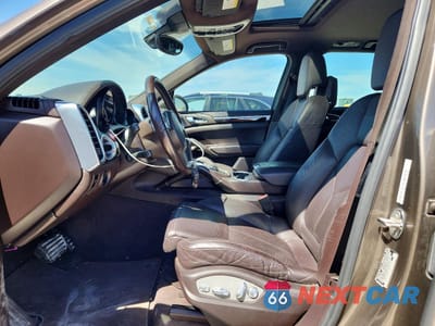 Zdjęcie 7 z 13 samochodu: 2012 PORSCHE CAYENNE VIN:WP1AA2A22CLA10043 - miniatura