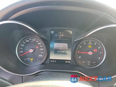 Zdjęcie 9 z 12 samochodu: 2018 MERCEDES-BENZ C 300 4MATIC VIN:55SWF4KB5JU257039 - miniatura