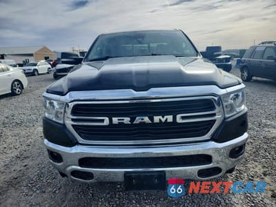 Piąte zdjęcie samochodu w środku: 2019 RAM 1500 BIG HORN VIN:1C6SRFBT1KN830816 - miniatura