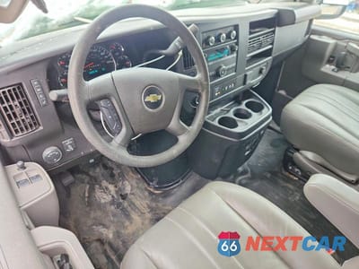 Zdjęcie 8 z 13 samochodu: 2024 CHEV EXPRESS G2500 VIN:1GCWGAF70R1102969 - miniatura