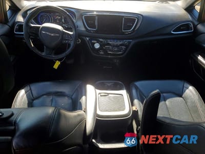 Zdjęcie 8 z 12 samochodu: 2018 CHRYSLER PACIFICA TOURING L PLUS VIN:2C4RC1EGXJR333825 - miniatura