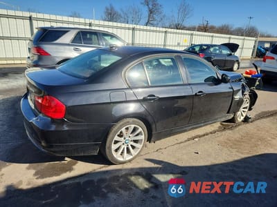 Trzecie zdjęcie samochodu z tyłu: 2011 BMW 328 XI SULEV VIN:WBAPK5G58BNN30730 - miniatura