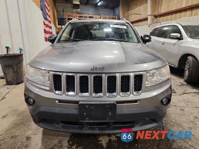 Piąte zdjęcie samochodu w środku: 2011 JEEP COMPASS SPORT VIN:1J4NF1FBXBD263878 - miniatura