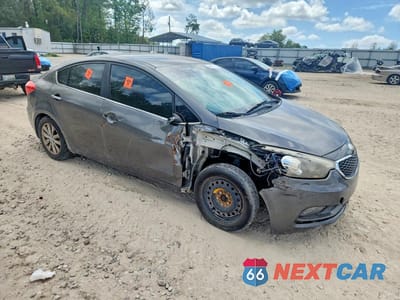 Czwarte zdjęcie samochodu z boku: 2014 KIA FORTE EX VIN:KNAFX4A88E5054901 - miniatura