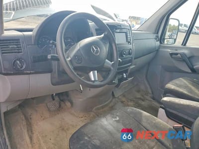 Zdjęcie 8 z 13 samochodu: 2016 MERCEDES BENZ SPRINTER 3500 DELIVERY VAN VIN:WD3PF1CD8GP185797 - miniatura