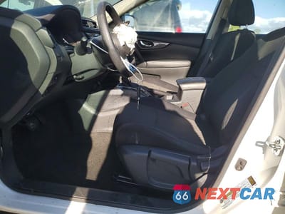 Zdjęcie 7 z 13 samochodu: 2018 NISSAN ROGUE S VIN:5N1AT2MT2JC711920 - miniatura