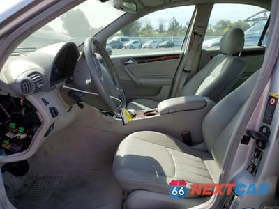 Zdjęcie 7 z 11 samochodu: 2005 MERCEDES-BENZ C 240 VIN:WDBRF61J75F558463 - miniatura