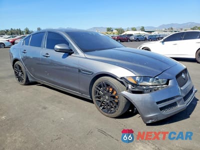 Czwarte zdjęcie samochodu z boku: 2017 JAGUAR XE PREMIUM VIN:SAJAD4BG1HA965841 - miniatura