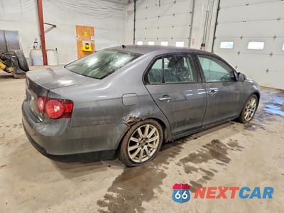 Trzecie zdjęcie samochodu z tyłu: 2010 VOLKSWAGEN JETTA LIMITED VIN:3VWAZ7AJ4AM075371 - miniatura