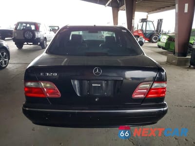 Zdjęcie 6 z 11 samochodu: 2000 MERCEDES-BENZ E 320 VIN:WDBJF65J5YB148487 - miniatura