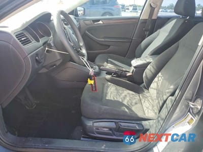 Zdjęcie 7 z 11 samochodu: 2015 VOLKSWAGEN JETTA BASE VIN:3VW2K7AJ9FM424511 - miniatura