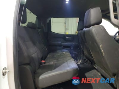 Zdjęcie 10 z 12 samochodu: 2024 CHEVROLET SILVERADO K1500 VIN:1GCUDAEDXRZ311404 - miniatura
