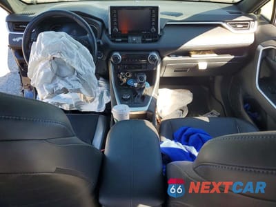 Zdjęcie 8 z 14 samochodu: 2020 TOYOTA RAV4 HYBRID XSE VIN:JTMEWRFV2LJ045323 - miniatura