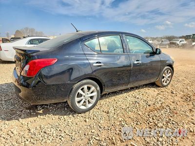 Trzecie zdjęcie samochodu z tyłu: 2014 NISSAN VERSA S VIN:3N1CN7AP3EL827328 - miniatura
