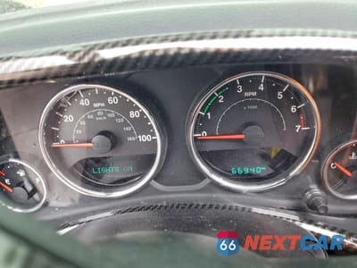 Zdjęcie 9 z 13 samochodu: 2017 JEEP WRANGLER UNLIMITED SPORT VIN:1C4BJWDG6HL751114 - miniatura
