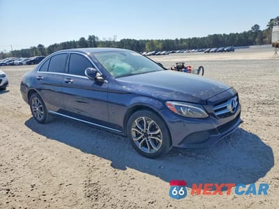 Czwarte zdjęcie samochodu z boku: 2015 MERCEDES-BENZ C 300 4MATIC VIN:55SWF4KBXFU020585 - miniatura