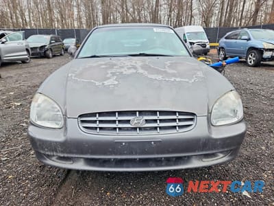 Piąte zdjęcie samochodu w środku: 2000 HYUNDAI SONATA GL VIN:KMHWF25S6YA286680 - miniatura
