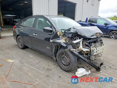 Czwarte zdjęcie samochodu z boku: 2019 NISSAN VERSA SV VIN:3N1CN7AP9KL829659 - miniatura
