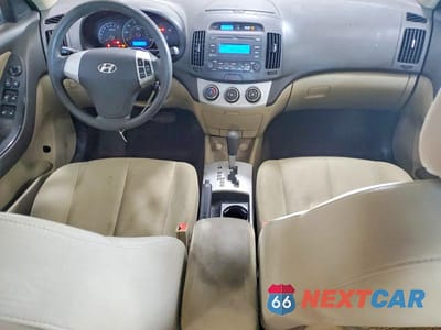 Zdjęcie 8 z 12 samochodu: 2009 HYUNDAI ELANTRA GLS VIN:KMHDU46D99U789841 - miniatura