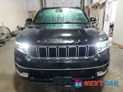 Piąte zdjęcie samochodu w środku: 2022 JEEP WAGONEER SERIES I VIN:1C4SJVAT8NS206531 - miniatura