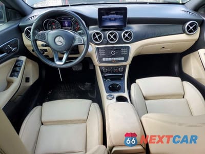 Zdjęcie 8 z 11 samochodu: 2018 MERCEDES-BENZ CLA 250 VIN:WDDSJ4EB4JN658874 - miniatura
