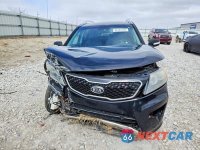 Piąte zdjęcie samochodu w środku: 2013 KIA SORENTO SX VIN:5XYKW4A2XDG393620 - miniatura