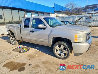 Czwarte zdjęcie samochodu z boku: 2007 CHEVROLET SILVERADO C1500 VIN:1GCEC19C27Z536471 - miniatura