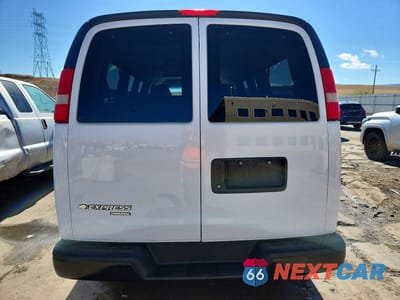 Zdjęcie 6 z 14 samochodu: 2014 CHEVROLET EXPRESS G3500 LS VIN:1GAZGXFG3E1210246 - miniatura