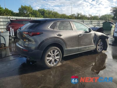 Trzecie zdjęcie samochodu z tyłu: 2021 MAZDA CX-30 PREFERRED VIN:3MVDMBCL7MM311580 - miniatura